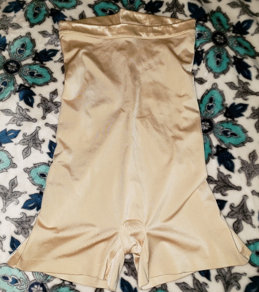 Love Your Assets by Sara Blakely Shapewear sz X-L